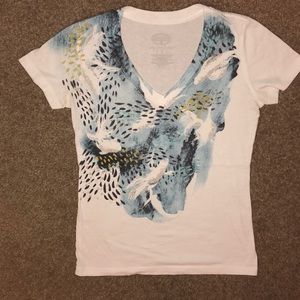 White and blue Fossil t-shirt